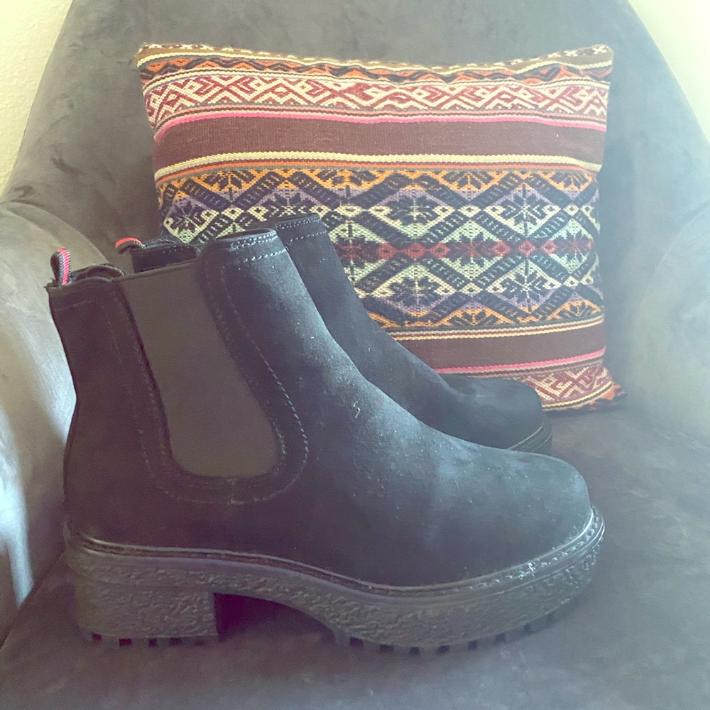 Topshop New Look Chelsea Boots